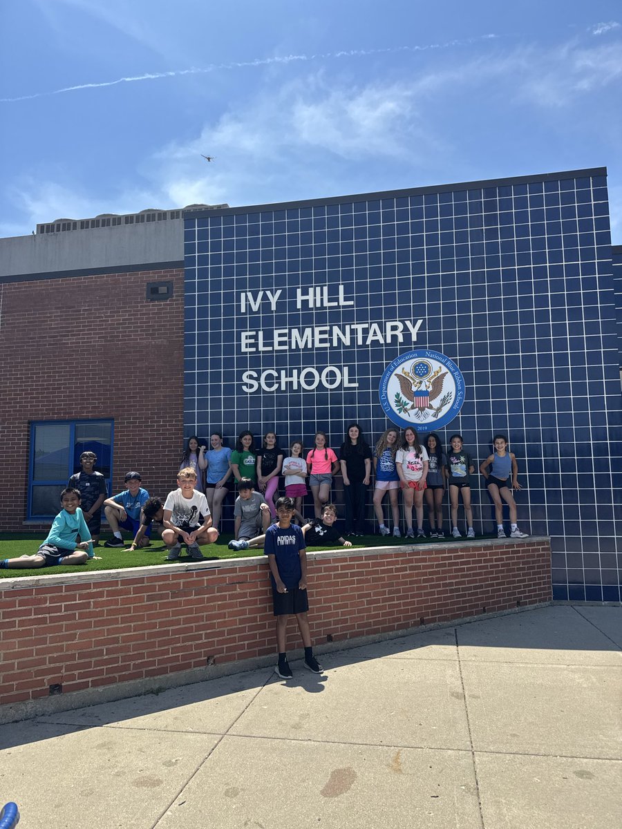 MsNordquist's tweet photo. I’m going to miss this crew 🫶🏼 #ivyhillleague https://t.co/nRVLmxSGyl