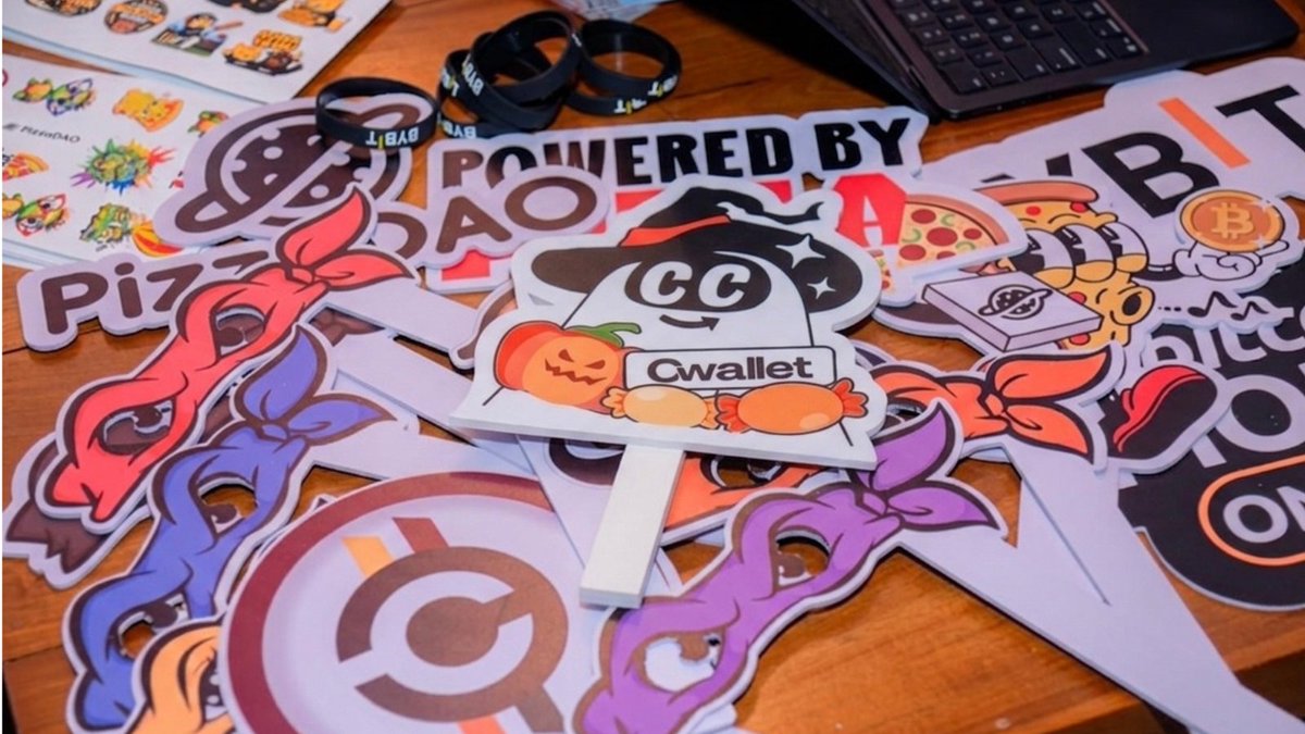 CeylonCash's tweet photo. @BybitSriLanka Thank you @CwalletOfficial for supporting Global Pizza Party Kandy 🍕⛰️

From great conversations to an amazing community atmosphere, your support helped make the Kandy celebration a huge success.

#PizzaDAO #BitcoinPizzaDay #Kandy #CWallet https://t.co/VlfdiibgPP