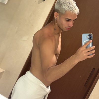 MartinezFacku's tweet photo. #NuevaFotoDePerfil https://t.co/EIiblbXdng