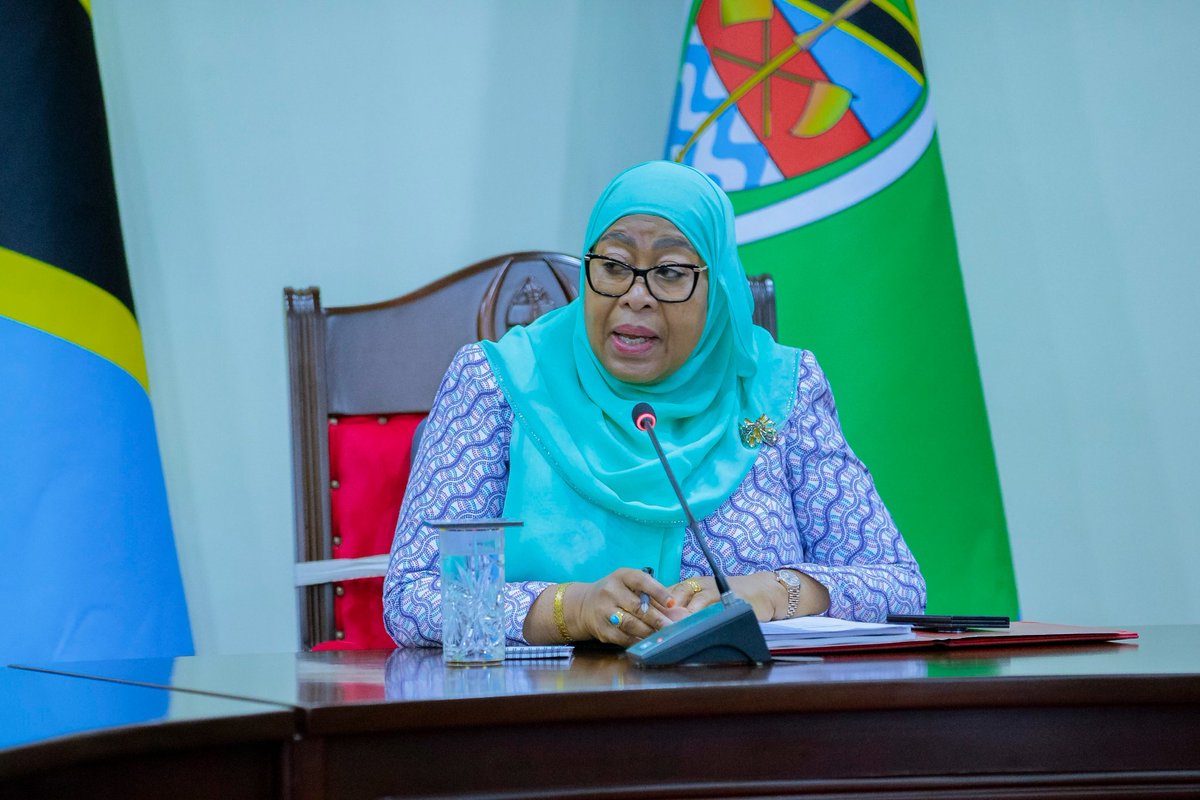 MichuziJr's tweet photo. Rais wa Jamhuri ya Muungano wa Tanzania Mhe.Dkt. Samia Suluhu Hassan akizungumza wakati wa kikao cha kupokea Taarifa ya Sensa ya Wanyamapori iliyofanyika nchi nzima mwaka 2024 – 2025 iliyowasilishwa na Waziri wa Maliasili na Utalii Dkt. Ashatu Kijaji, tarehe 29 Mei, 2026 Ikulu Dar es Salaam.