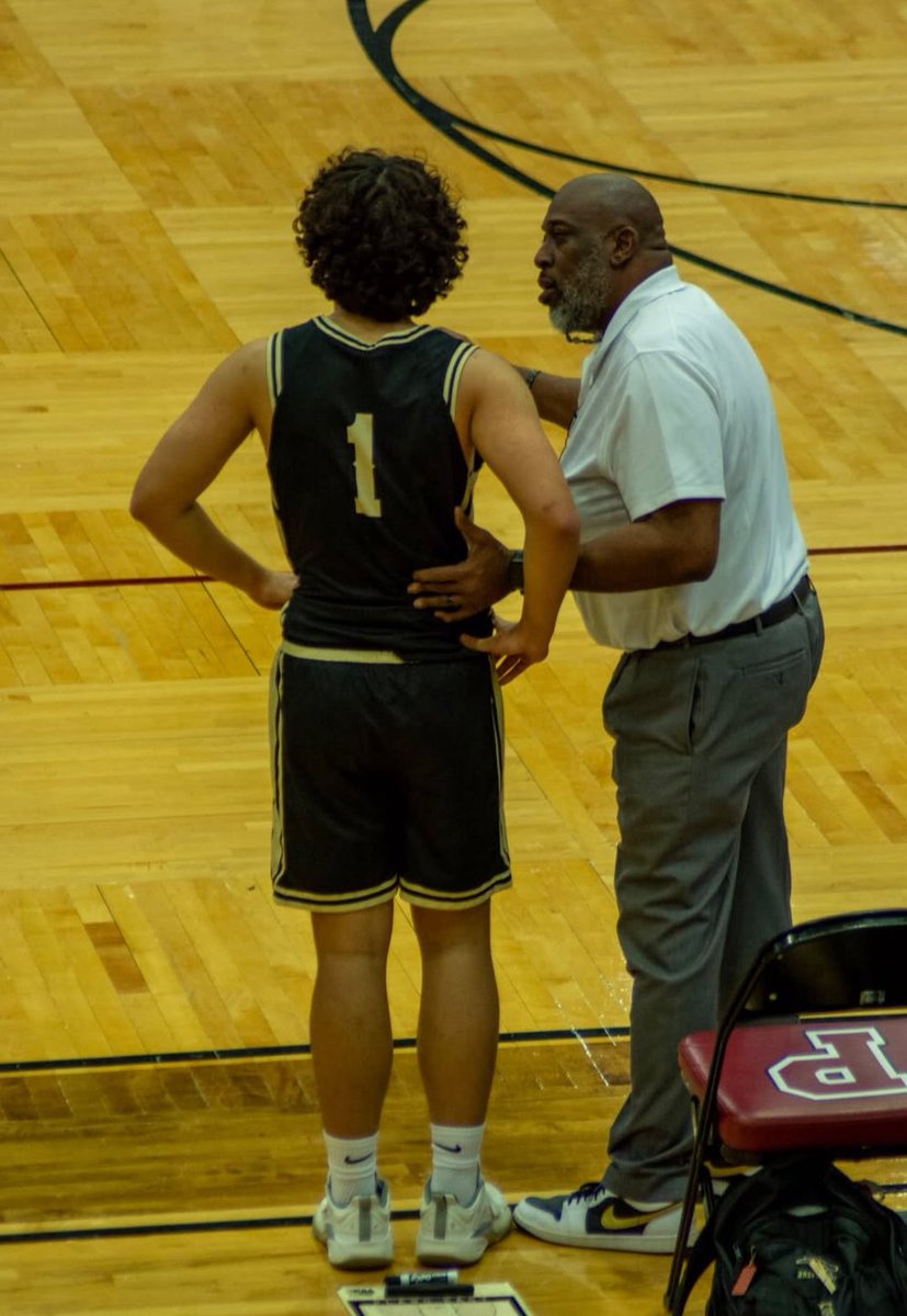 keaganho_1's tweet photo. These colors will always mean something to me... thank you Plano East💛🖤
@EastPanthers1
@_PrincipalJones
@CoachA_PISD @PlanoEastHoops @tonybenedetto19 @mattwester55
@GregGTThomas08 https://t.co/gihP9wtpVj