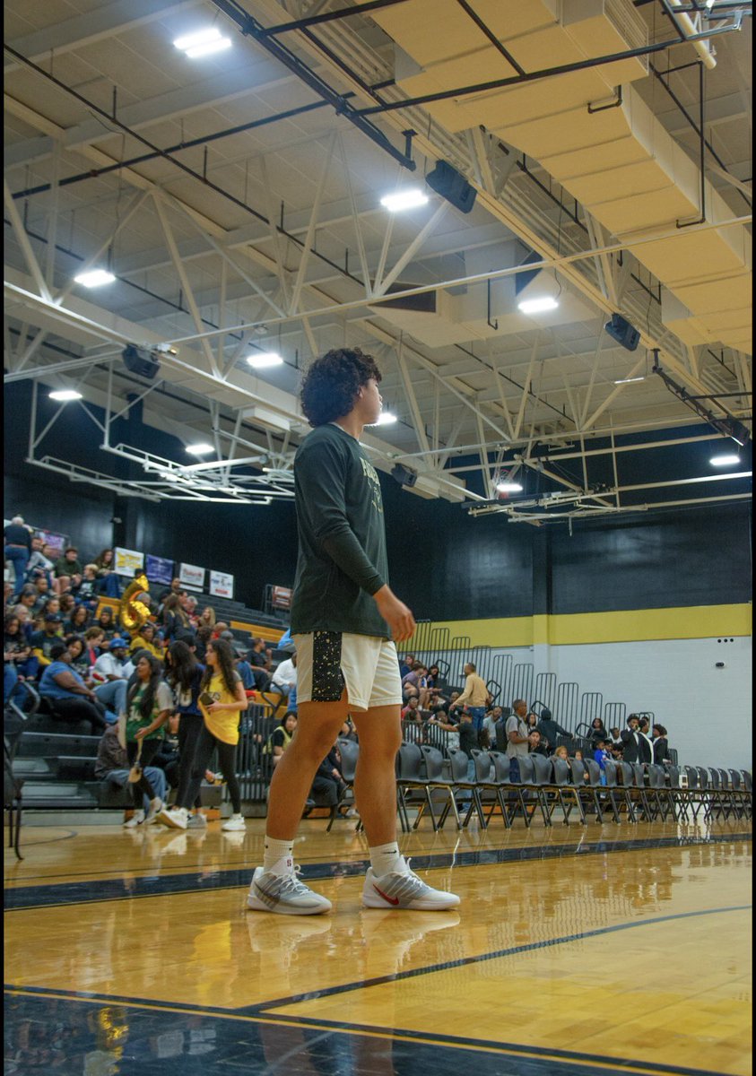 keaganho_1's tweet photo. These colors will always mean something to me... thank you Plano East💛🖤
@EastPanthers1
@_PrincipalJones
@CoachA_PISD @PlanoEastHoops @tonybenedetto19 @mattwester55
@GregGTThomas08 https://t.co/gihP9wtpVj
