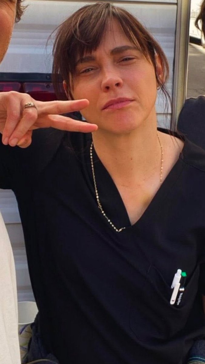 butchmrdarcy's tweet photo. lesbian doctor https://t.co/ToXa16brYz