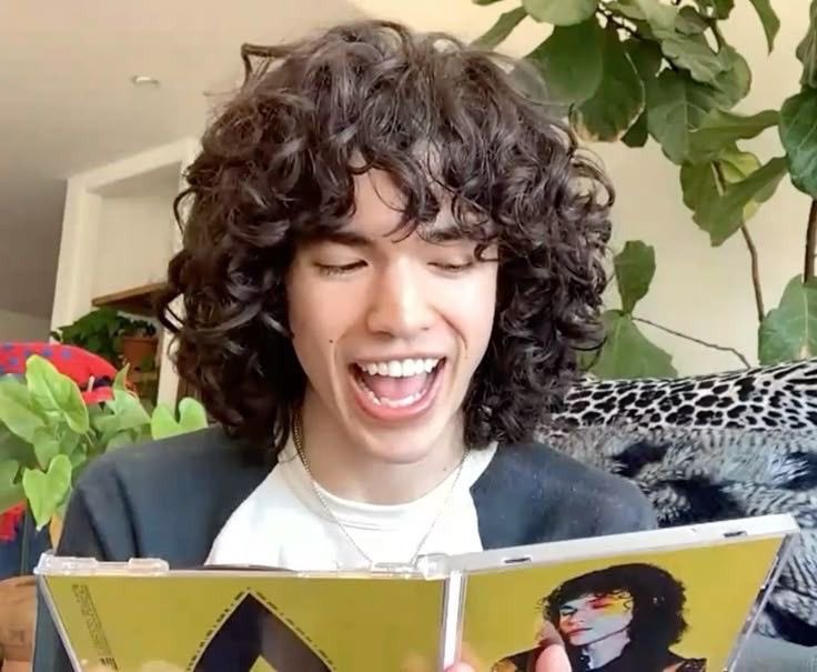 Conan Gray Hourly tweet media