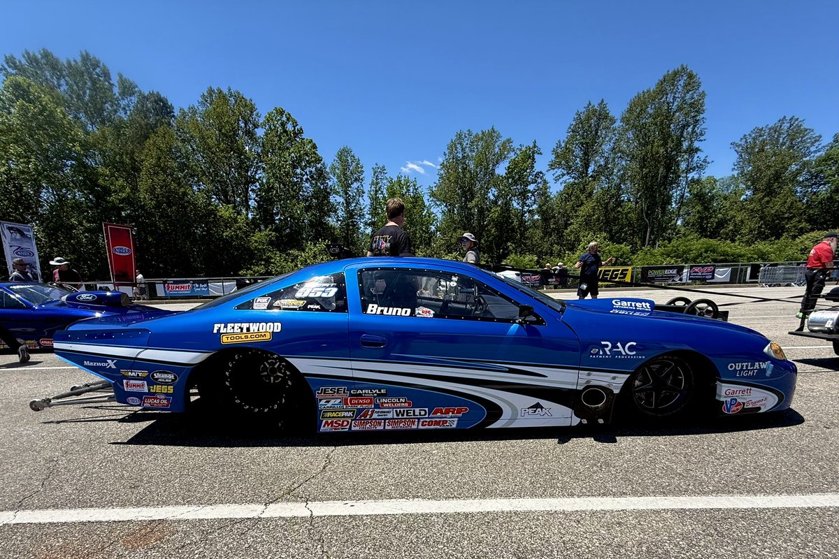 brunomassel's tweet photo. There’s something special about an inaugural event, even better if we can cap it off by bringing home the first #PotomacNats win in #CompEliminator 💎🏆

#FleetwoodSupply
#RACFinancial
#GarretAdvancingMotion
@VP_Racing_Fuels 
@MickeyThompsonT 
#PeakAntifreeze
@CarlyleTools 
@NHRA
@GoRaceMIR