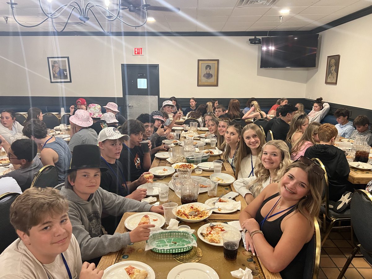 niceguyjonesy's tweet photo. Lunch at one of our favorite spots…Primos! #KarcherDC26 #sofull https://t.co/L7z41dNfkT
