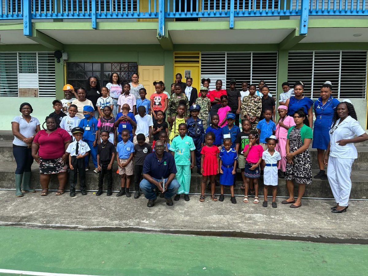 CARDIcaribbean's tweet photo. Inspiring the next gen! 🌾 CARDI's Donawa Jackson joined Tourama Government School for Career Day to highlight modern careers in Agriculture. 🚜🇻🇨

CARDI proudly supports the school with seedlings &amp; technical advice to help grow fresh food for student meals! 🌱

#YouthInAgri #SVG https://t.co/Tw4zNEYe3I