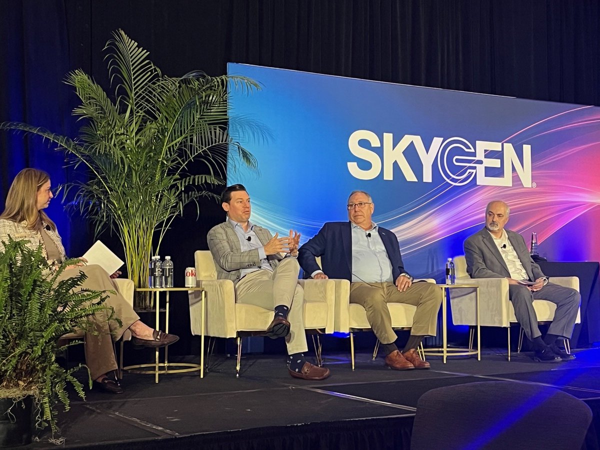 TheADSO's tweet photo. Great conversation last week at @SKYGENUSA Summit where ADSO CEO Andrew Smith spoke with the heads of the National Association of Dental Plans and Vision Plans about the future of dentistry, the growth of the DSO model, and how DSOs increase access to care. Thanks for having us! https://t.co/yByWBjR743