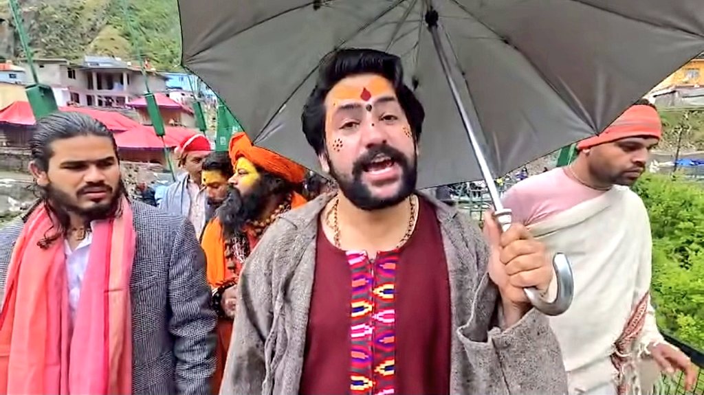 Prof. इलाहाबादी ( نور ) tweet media