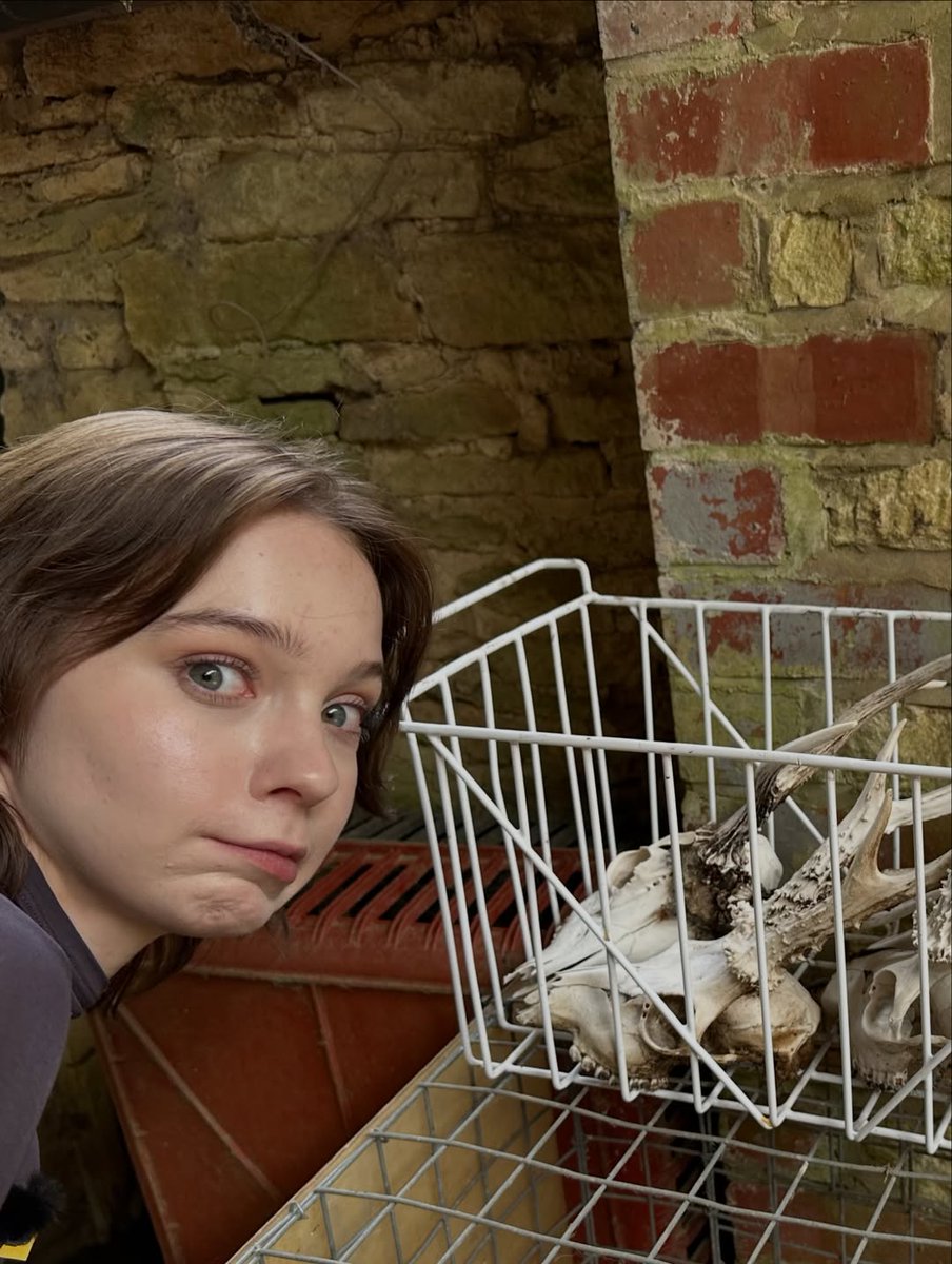 emmamyersHQ's tweet photo. She's so cute 😭

Emma Myers 'A GOOD GIRL'S GUIDE TO MURDER SEASON 2 BTS' 

via: Holly Jackson https://t.co/2UDFmpX9ay