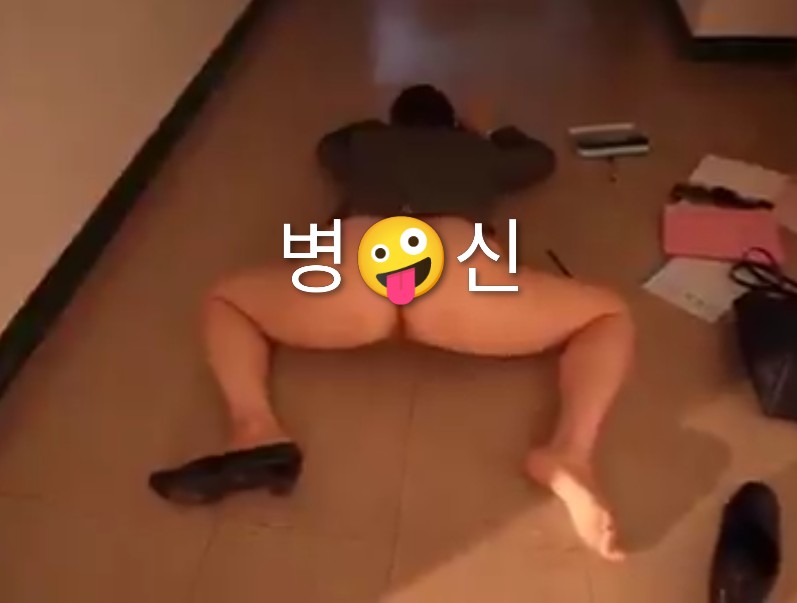 alpha_goldsun's tweet photo. 평소에 존나게 까불어대던 젖통돼지❤️🐷 엉덩괴물년❤️ 교육 완료〰️🖤

주제파악도 못하고 맨날 긁어대면서 정신 못차리길래 가볍게 젖대가리로 질주름💢 벅벅〰️💫🖤 긁어줬더니 병🤪신 봊개굴마냥 자지러지면서 뒤지고 지랄〰️🖕🏾🖤

마저 따먹고 싶으면 알아서 하세요들〰️🖤 https://t.co/xVPTZEGRvw