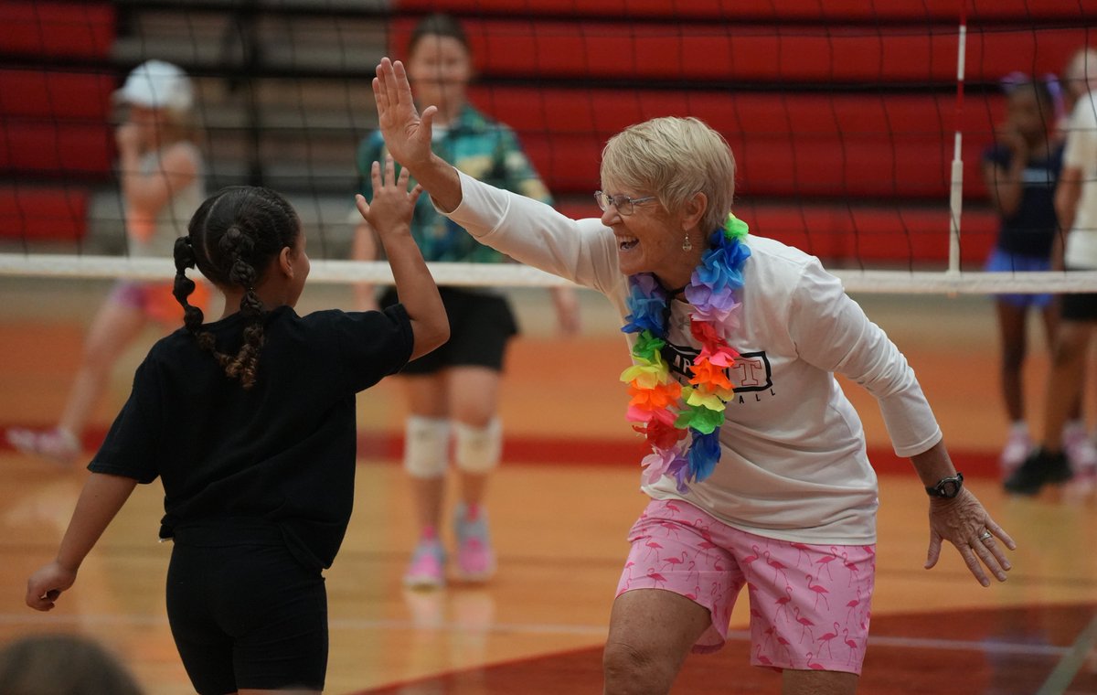 andrewtsimonson's tweet photo. .@Thompson_Vball's Little Warrior Camp of Champions embraced the joy of volleyball by mixing engaging skills development with fun games and themes to spark a love of the game.

Story/Photos: https://t.co/vOz5B64c6A https://t.co/9pbLtyivU5