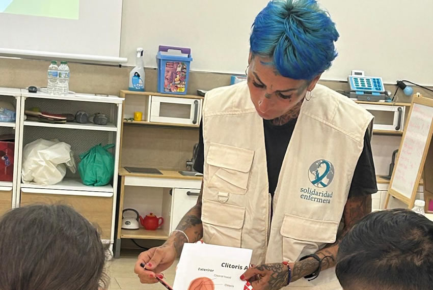 ColEnferMalaga's tweet photo. Solidaridad Enfermera Málaga participa en un taller con jóvenes de Aldeas Infantiles sobre prevención de ITS, métodos anticonceptivos y relaciones saludables.

Una apuesta por la educación sanitaria y la prevención desde edades tempranas.

#colenfermálaga https://t.co/dGOgDS0NGE https://t.co/I6QeELJCCs