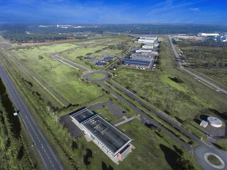jyves94's tweet photo. ⚡️#ChooseFrance 🇫🇷 : Implantation au #Barp, en #Gironde près de #Bordeaux, d'une Mega-Fabs de #SemiConducteurs de #Foxconn 🇹🇼 et les entreprises #Thales et #Radiall et d’autres industriels Francais pourraient se joindre à cet investissement stratégique.
https://t.co/d6le2NTcWC https://t.co/meoufjiI7V