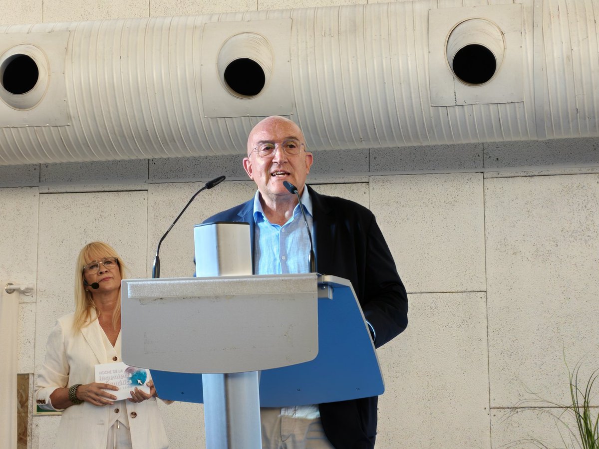 CPIICyL's tweet photo. #NocheInformáticaCyL Interviene 🎓 D. Jesus Julio Carnero, alcalde del @AyuntamientoVLL desde la Cupula del Milenio. Gracias a su colaboración y a @ideva_agencia celebramos esta cita clave del sector TIC. 💻✨ https://t.co/yxFeNSEBkR