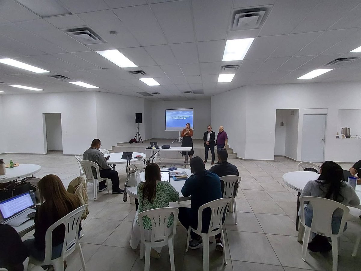 NMEADpr's tweet photo. El comisionado Ángel Jiménez participó en una reunión de preparación con el equipo gerencial para Manejo de Incidentes del Municipio de Canóvanas (IMT), como parte de los esfuerzos de cara a la temporada de huracanes 2026.

#TemporadadeHuracanes2026 https://t.co/dOj4inOaLp