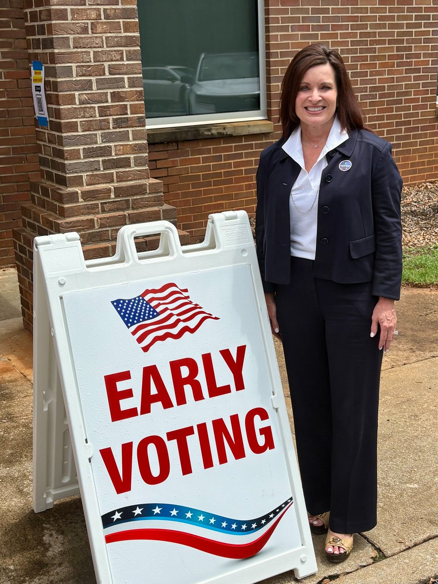VoteSheriBiggs's tweet photo. Early voting is open all across South Carolina for the June 9th Republican primary. Make sure you get out, do your civic duty, and cast your vote! I voted early this week in Oconee County. Thank you to all the poll workers and volunteers for helping our elections run smooth. 🗳️ https://t.co/GlieVRr1dK