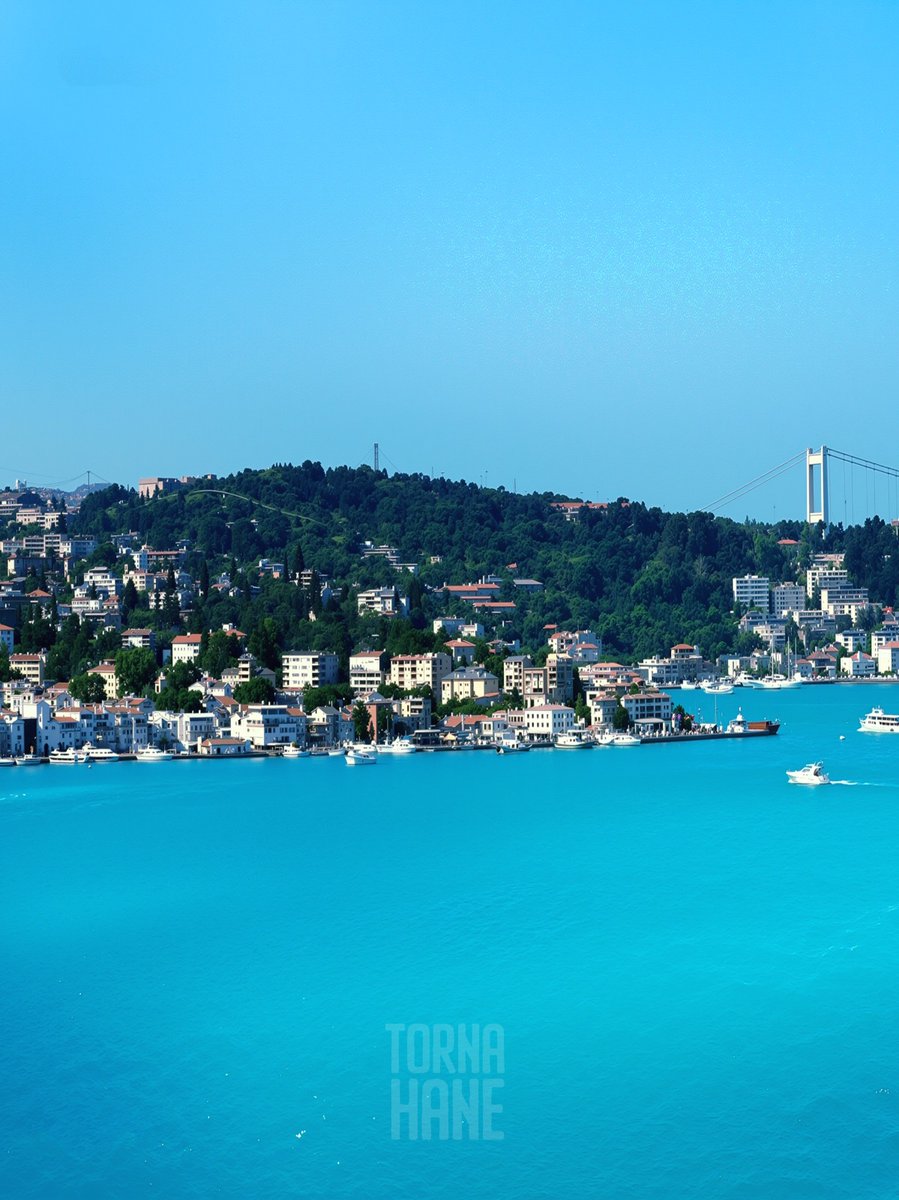 tornahane's tweet photo. İstanbul İstanbulluyorsa, bize de beğenmek düşer. 🇹🇷🌊

#istanbul #istanbulluyor #alg #boğaz #turkuaz https://t.co/WtXmUrXQu6