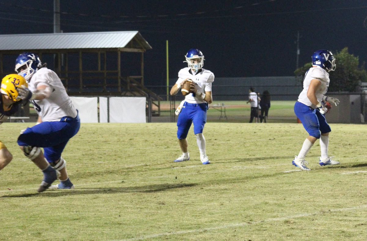 Reece_Thomason4's tweet photo. I will be at Co Lin today for their Skills Camp! Ready to compete!!! @CoachMDavis12 @Coach__DT @QBC_Recruit @QBC_Mobile @ScoutFball @wyattdalton4 https://t.co/IgKHxuUPc7