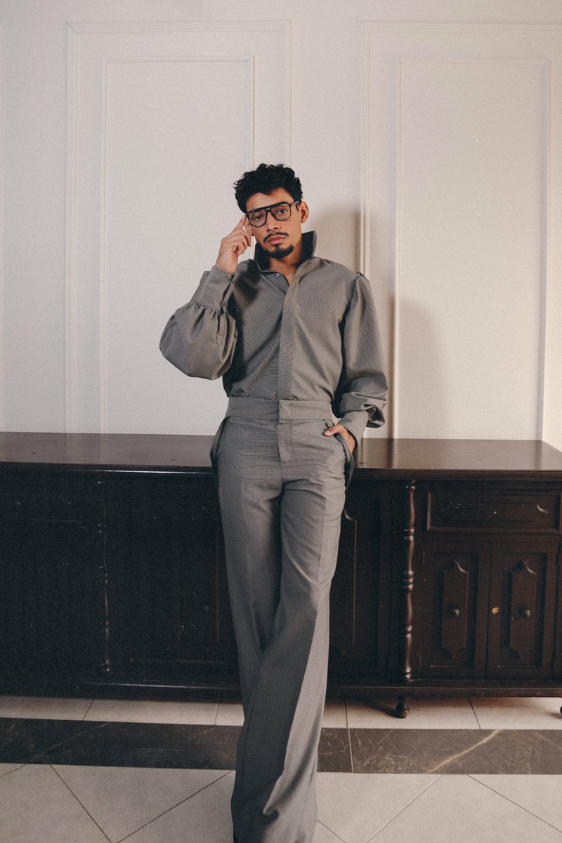 MidWoman's tweet photo. Desde El Salvador 🇸🇻 Juan Carlos Najarro presenta el primer adelanto oficial de “Latino”, su próxima colección masculina. Conócela mejor aquí  😉👉🏻 https://t.co/us1T32ExzN

Modelo: John Rivas
Fotografía: @FranZuniga5 y @fatimacuellar__
Maquillaje: Alma Escobar https://t.co/4FnR6o2Az8