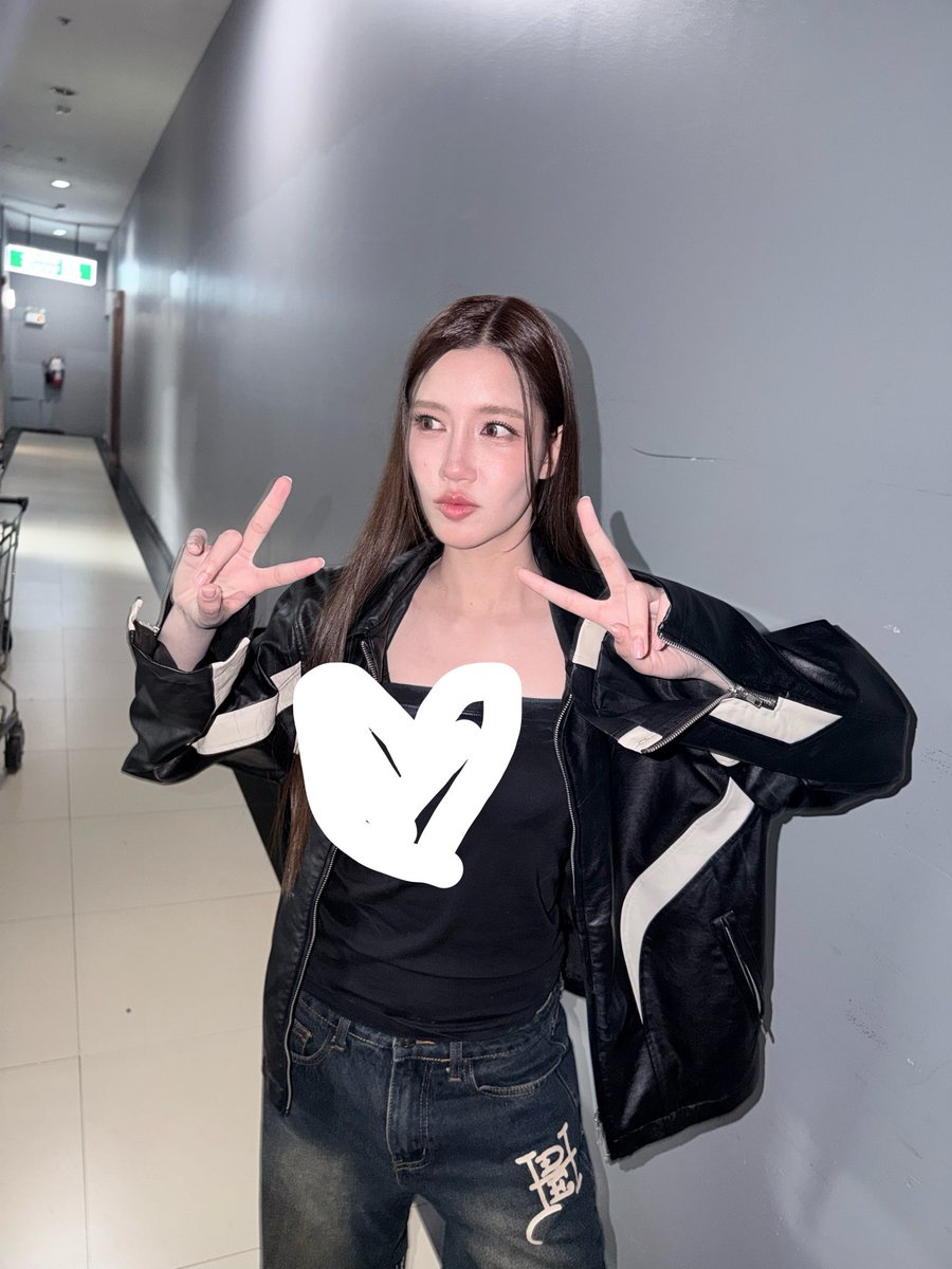 aaomternoon's tweet photo. ขอบคุณพี่ๆเพื่อนๆน้องๆทุกคนเลยนะคะที่มาให้กำลังใจพวกเราในวันนี้ เป็นการดู #chasinglovep1 ที่มีความสุขมากๆขอบคุณ food support ขอบคุณดอกไม้ ขอบคุณคุณของขวัญและการ์ดทุกใบ ขอบคุณทุกกำลังใจที่ส่งมาหาแม้ไม่ได้มาด้วยค่ะ พวกเราตื้นตันใจจริงๆ รักทุกคนมากคับบ 

#chasingloveพี่เองก็ลำบาก https://t.co/vc7pkMaf8N