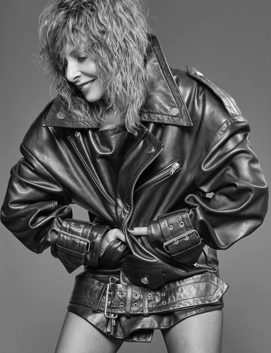 anamorphosee95's tweet photo. La plus belle (0 débat) ❤️

#MyleneFarmer https://t.co/L5FeHu7QvE
