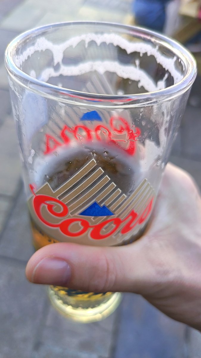 Scudda85's tweet photo. Happy Friday everyone🍻. https://t.co/DiVB0Eyz6u