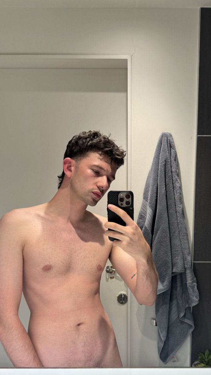 _ljkingham's tweet photo. got my hair cut yesterday and kinda luv it! https://t.co/UbyQYVEJ33