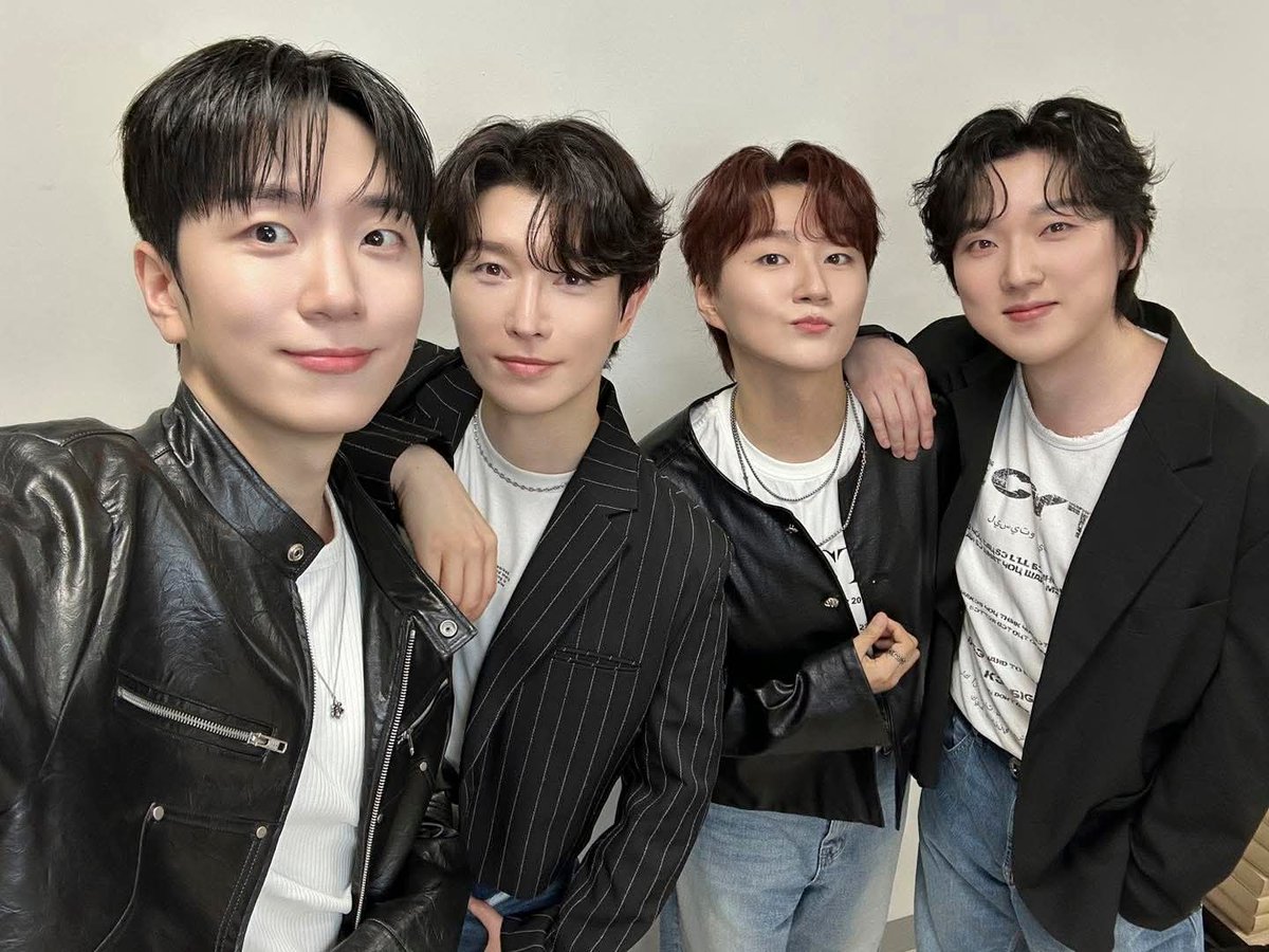ForestellaM's tweet photo. [📸] FORESTELLA 🌳 ✨ 
COMO SIEMPRE FANTÁSTICOS 😍

260529 El concierto de salida del proyecto de cultura y arte del aeropuerto de Incheon [SYNC IN CROSSOVER] 

Un concierto en un aeropuerto concurrido✨
Buen viaje hasta el final✈️

#포레스텔라 #Forestella
#THELEGACY #Armageddon https://t.co/ERN5dnbeDZ