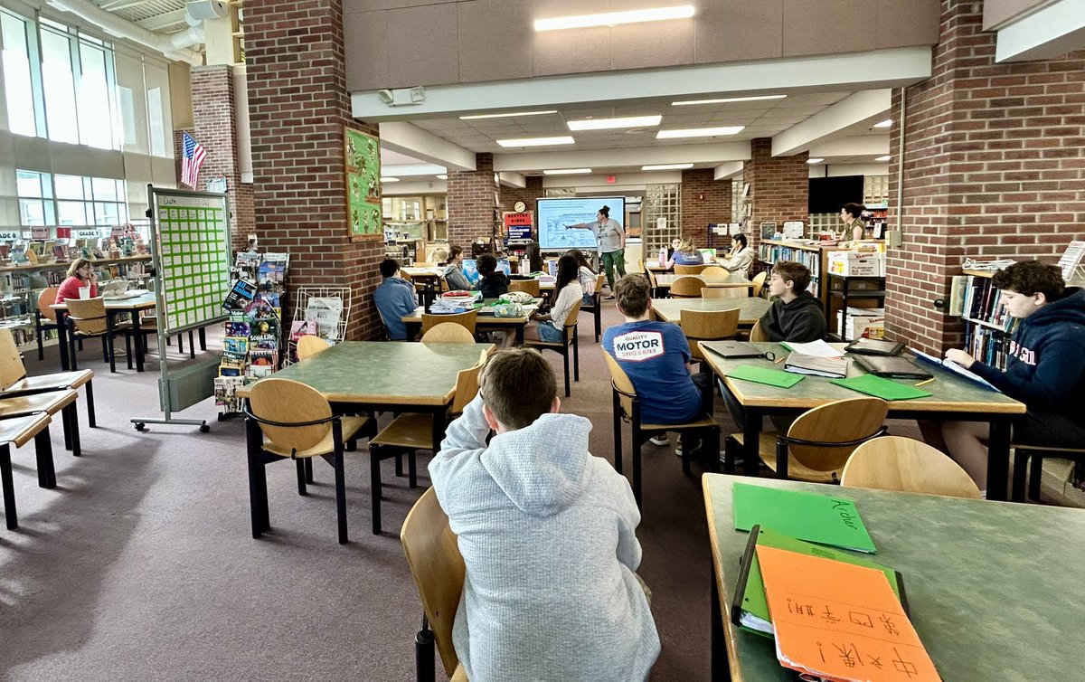 DavidGusitsch's tweet photo. We are so fortunate to have a Library space, resources, &amp; dedicated staff to make it such a multi-functional area for all at @SaxeMS to use &amp; appreciate! Here is a Social Studies class diving into a lesson during period 1… https://t.co/kmgdbhHDV5