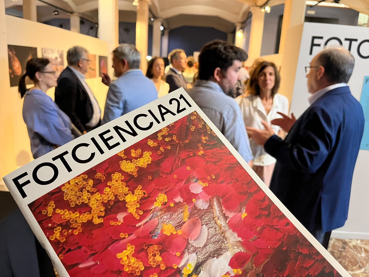 AytoMurcia's tweet photo. 🔬 El @Museociencia ha inaugurado la exposición FOTCIENCIA21, una muestra que une ciencia y fotografía para acercar el conocimiento de una forma creativa y visual. https://t.co/zCdT1s1jxL