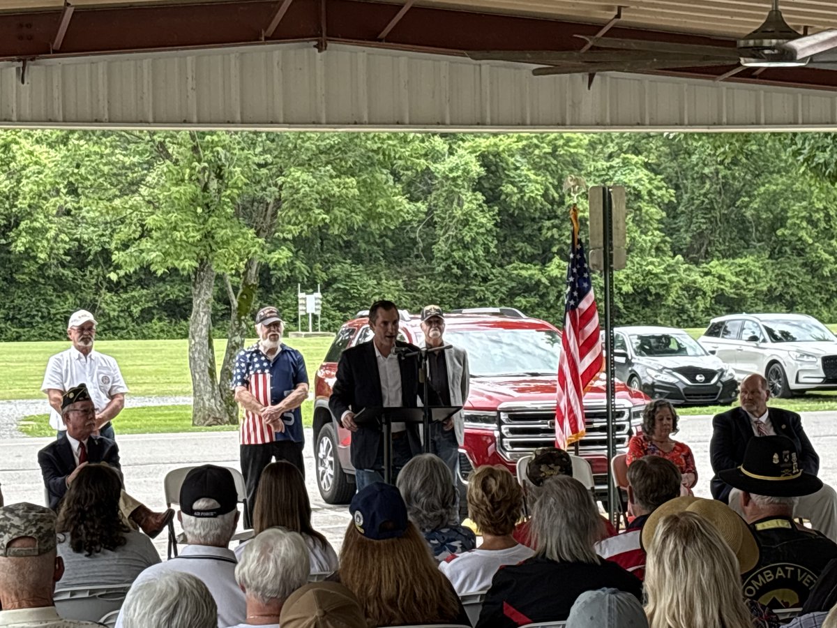 repvanepps's tweet photo. Cheatham County came together to honor those who gave everything for our country. 
Standing alongside this community, I was reminded that remembrance is a responsibility. We honor them not just in ceremony, but in how we live—by carrying forward the values they fought to defend. https://t.co/vPyBqyytcX