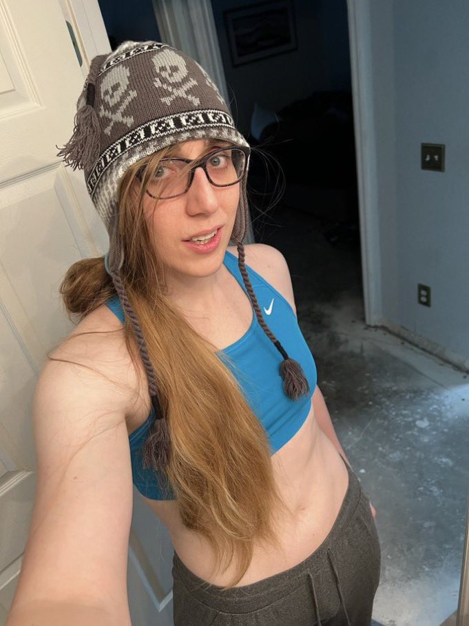 ailey00_'s tweet photo. Hey, I'm trans 🏳️‍⚧️… Do you like it?🥰 https://t.co/qB6ZAKkBem