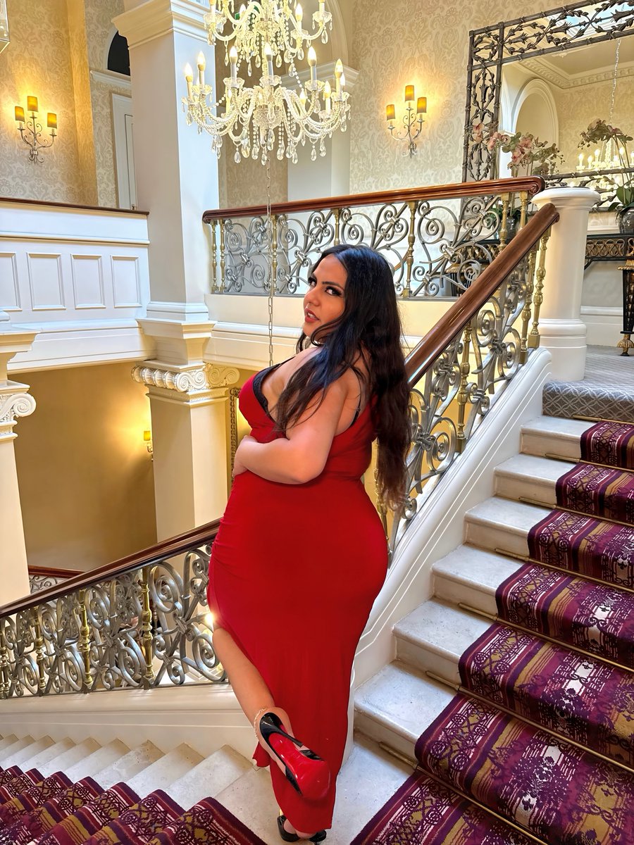 XxQueenRose's tweet photo. I’m the kind of woman you don’t just admire you obey, spoil, and subscribe for access. https://t.co/AimQj99l5C