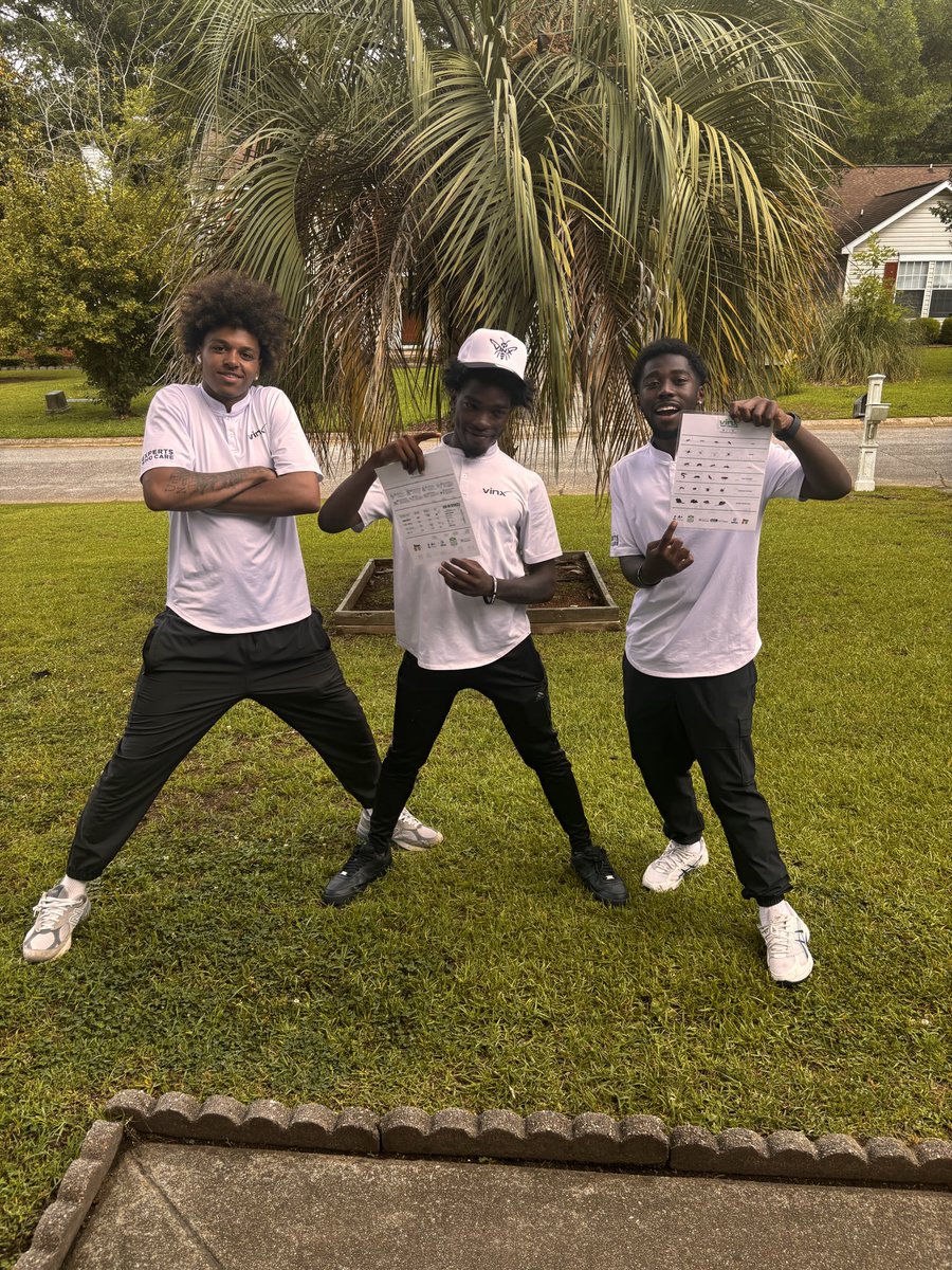 xocoachtee's tweet photo. Promised these guys I would give a shout out — #VinxPestControl #SupportOurKids 

https://t.co/A43qdXT3Sb https://t.co/k0aRd9a5gz