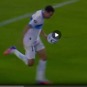 canal26oficial1's tweet photo. FOTO VIRAL

JUGADOR CATOLICA ARRANCO JUGADA EN EL POLEMICO GOL CATOLICA ANTE BOCA
TENIA SER ANULADO YA QUE TOCO PELOTA CON LA MANO https://t.co/mRVKu9JGh5