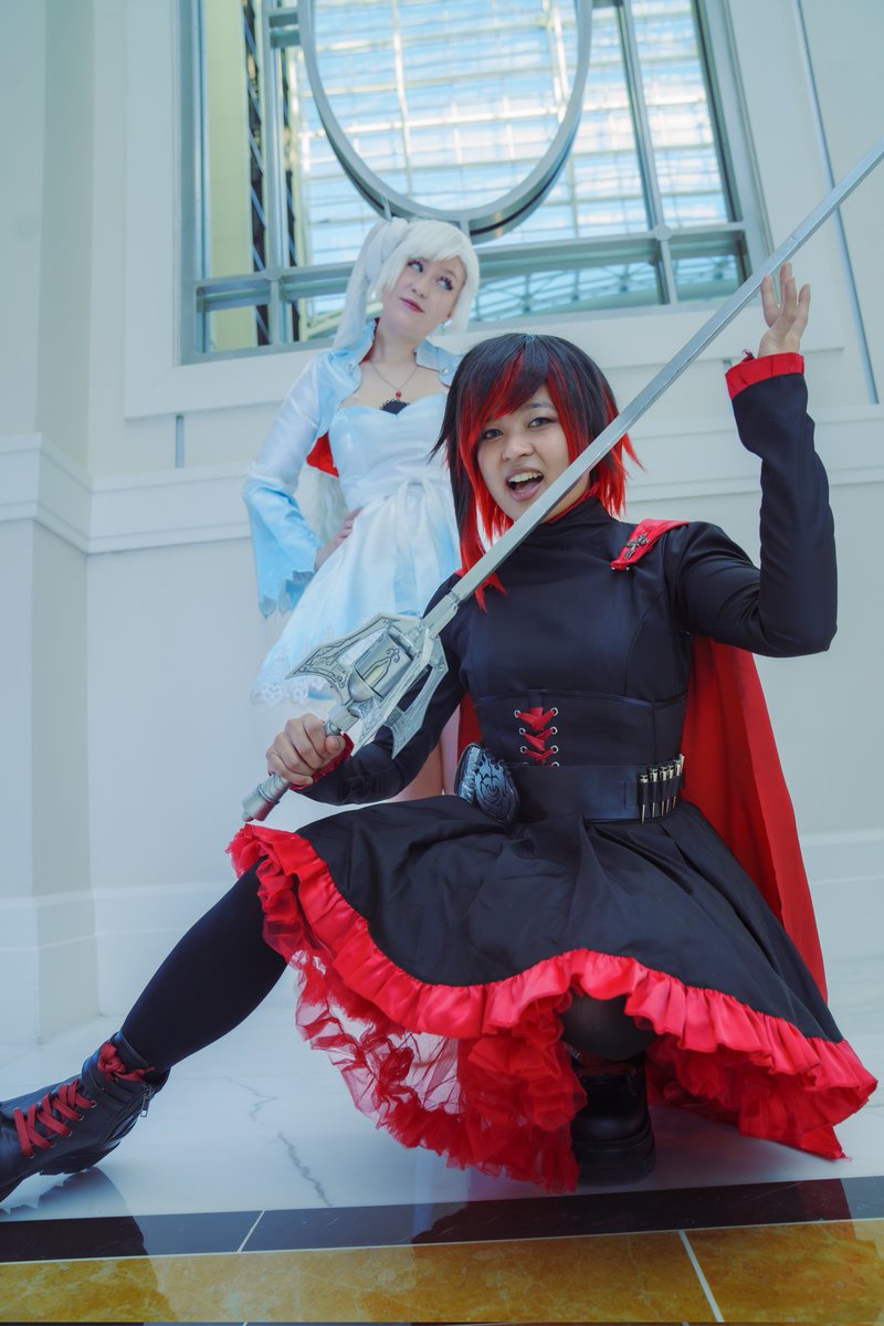 AvemLux's tweet photo. WAAAAAA MORE WEISS PICS WITH MY BEAUTIFUL RUBY !!!

Ruby @missingxaction 
Photos by Moonlitriversphoto

Weiss/Ruby from @OfficialRWBY 
1/4
#cosplay #whiterose https://t.co/JxHndOkdEa