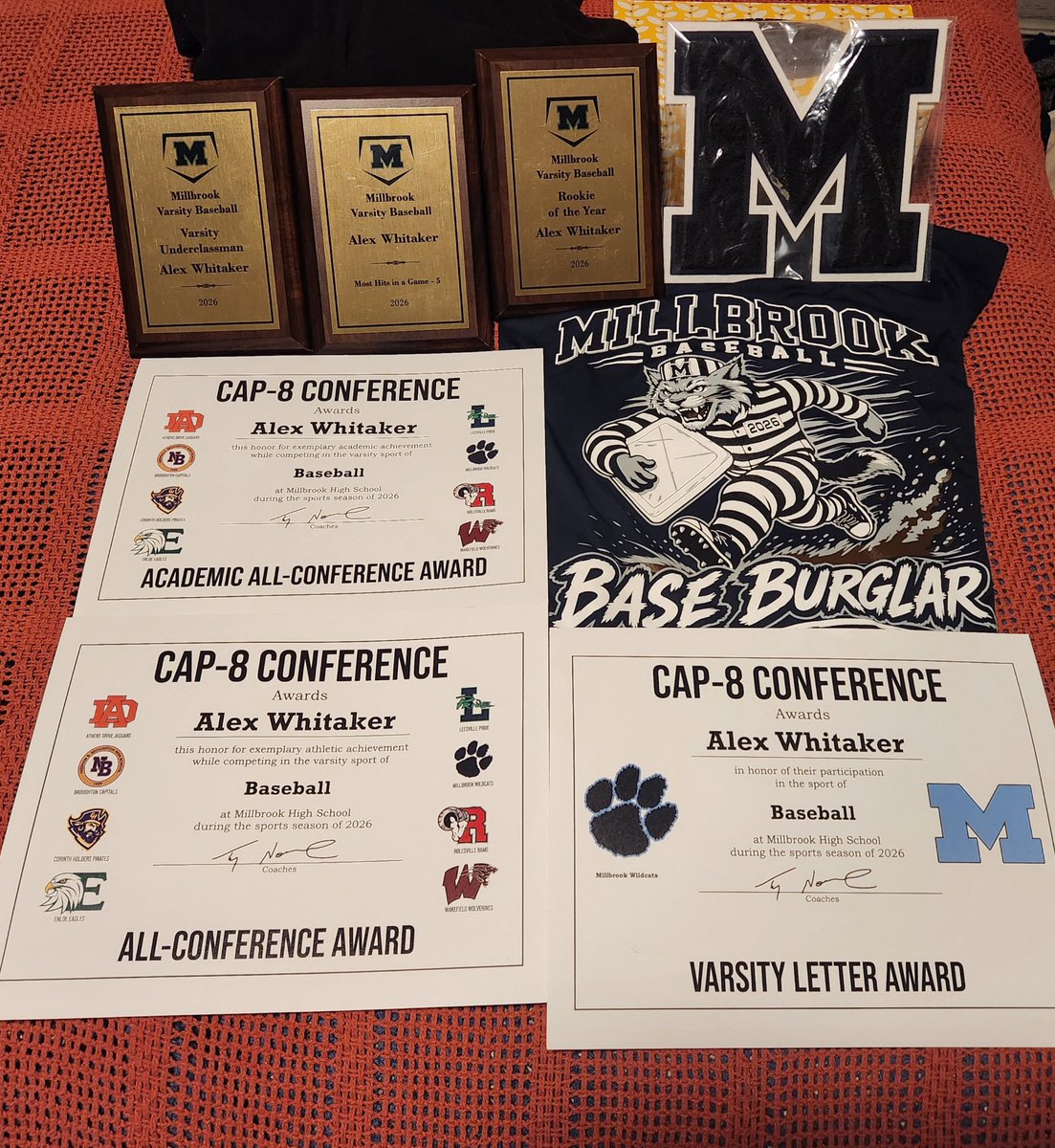 Awhit2029's tweet photo. Millbrook Baseball Awards 2026🏆

26 GP
90 PA
.308 BA
.774 OPS
24 H
5 XBH
16 R
16 SB
13 RBI
7 K https://t.co/RrFaTS6u2d