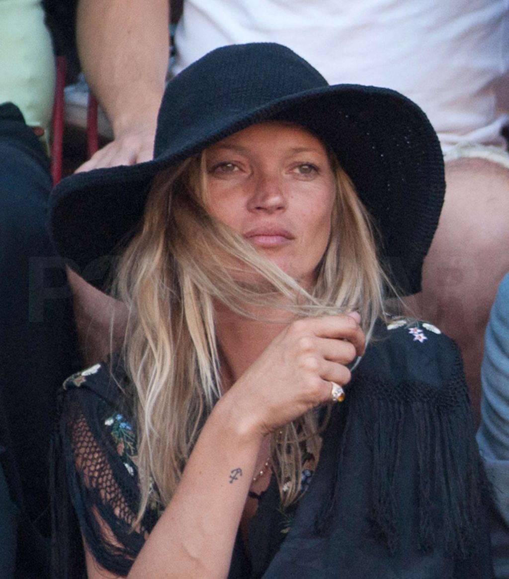 belladonna80713's tweet photo. a full boho chic 2010s does 70s revival does require the big floppy hat. i’m in full support of this propaganda x https://t.co/Gw2Lkc9j1o