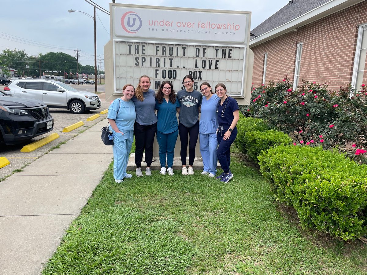 shsucom's tweet photo. At SHSU-COM, DO Day of Service becomes a week of giving back. 🧡 

This year, students completed 15,000+ service hours through clinics, drives, mentorship, and outreach.

Shoutout to student doctor Meredith Poling for nearly 300 service hours this year! https://t.co/a6LbfsiwVp