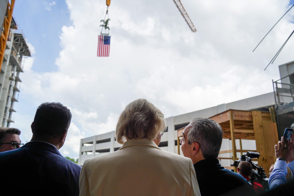 CityofTampa's tweet photo. Together with Mayor @JaneCastor, Tampa City Council, Tampa Housing Authority, and Related Urban Development Group, we celebrated the topping out of Gallery at Rome Yards, a major milestone in the transformation of the West River neighborhood! 🏗️ 

🔗 https://t.co/8u2N72BOTN https://t.co/3y9ngdHbiW