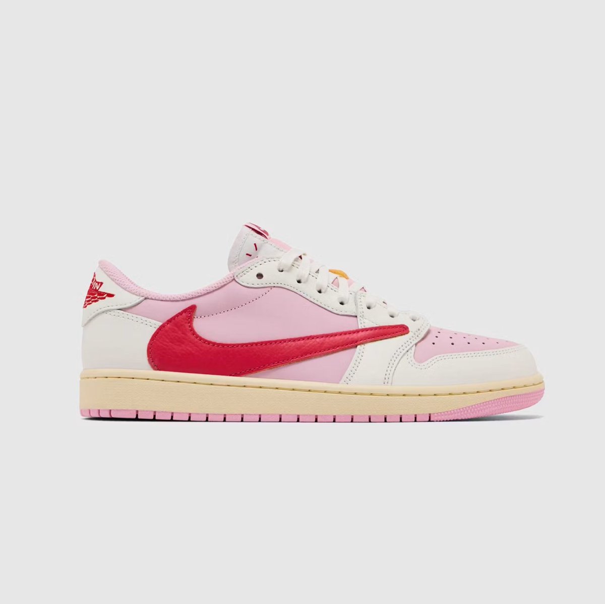 JustFreshKicks tweet media