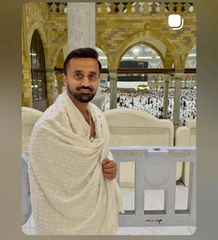 fatima99685's tweet photo. Hajj Mubarak @WaseemBadami Allah apka Hajj qabool frmye ,apki tamam ibadaat qabool frmye . https://t.co/r0XYBwyfRH