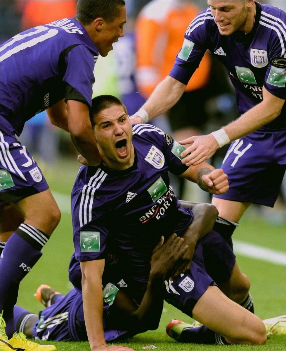 Purple_RSCA_'s tweet photo. Adidas is back at Anderlecht 😍

Some partnerships just feel right.

For many fans, seeing the three stripes return brings back memories of legendary nights and iconic kits. 💜✨️ https://t.co/e43Z3aC0kr
