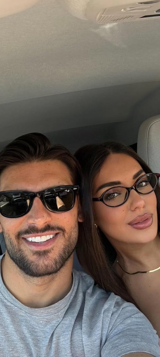 antodiod's tweet photo. La felicità #uominiedonne #solinardi 😭❤️❤️❤️❤️ https://t.co/aRJ45XRNte