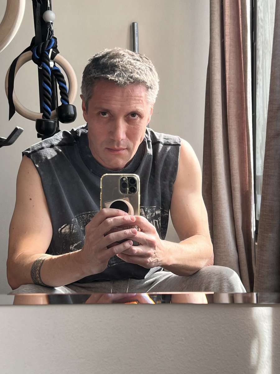 Guiriogam's tweet photo. retomando 🏋️ https://t.co/CDlQ67tHnb