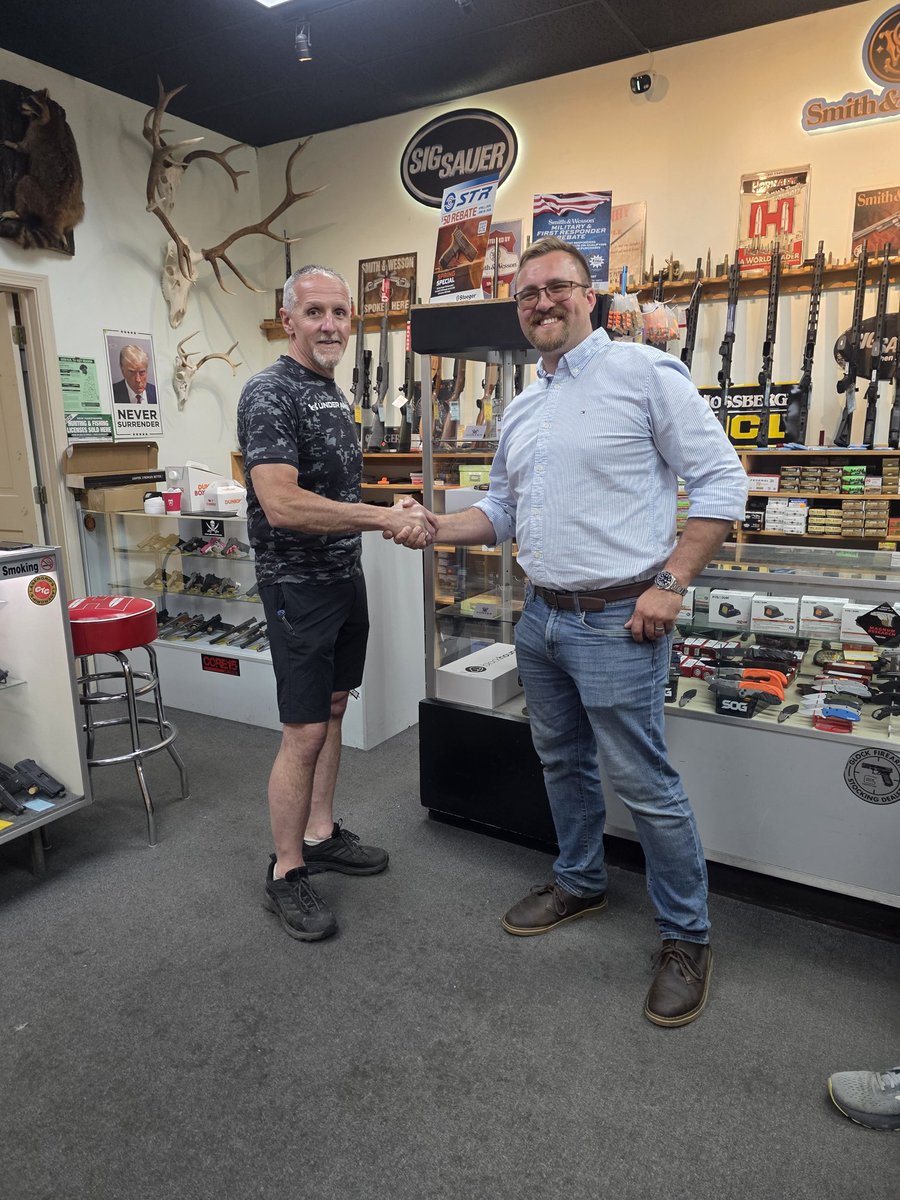 VictorDOrlando's tweet photo. Great day at Merrimack Firearms! Even though it’s not in NH-cd2, we met a ton of CD2 folks who came out to show their support. The energy and enthusiasm were off the charts!
Thank you to everyone who stopped by this is why we’re going to win!
#NHCD2 #MerrimackFirearms #everyone #nhgop #votevdo
