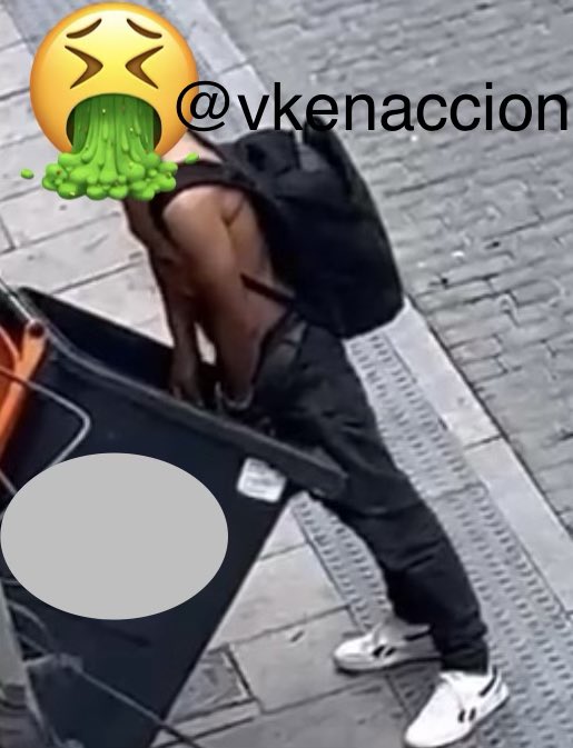 VKenaccion's tweet photo. Un padre tiene que retirar a su hijo del balcón….se encuentra a un hombre haciéndose …

De verdad! Ya nada nos sorprende en #Distrito13 #Puentedevallecas https://t.co/eeGMTybGtA