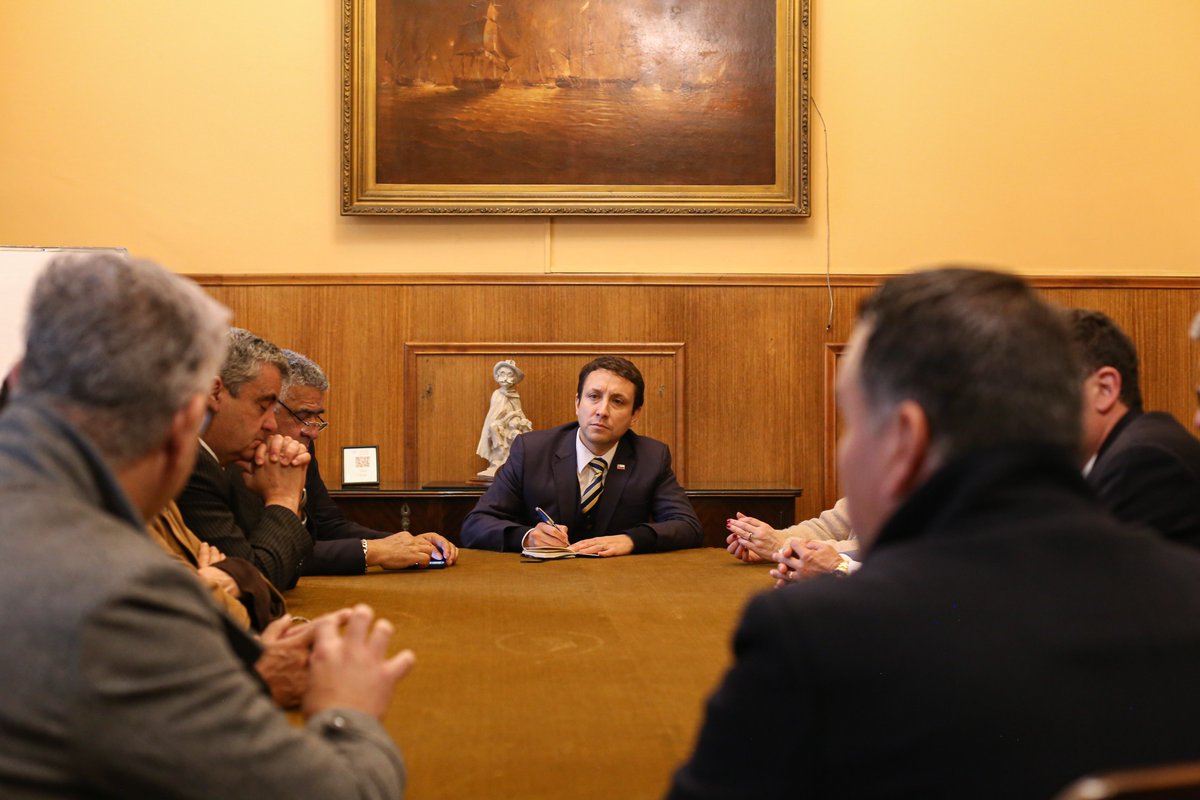 SubsecTrabajo's tweet photo. El subsecretario encabezó un encuentro con Cotraporchi y Ultraport, reforzando el compromiso con el diálogo social. Luego, coordinó una reunión junto a  Sence, DT, Dicrep, ChileValora, IPS, Suseso e ISL entre otros, para fortalecer el empleo en la región de Valparaíso. 🇨🇱💪 https://t.co/Z1rqO0iyYm
