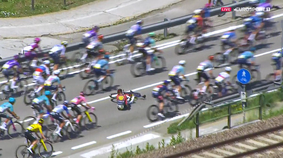 323K13L's tweet photo. Giro d’Italia 2026 — Stage 18🇮🇹
Fai della Paganella → Pieve di Soligo
moments of beauty &amp; chaos

#GirodItaliaᴿᴾ https://t.co/Kk7HRDzWqo